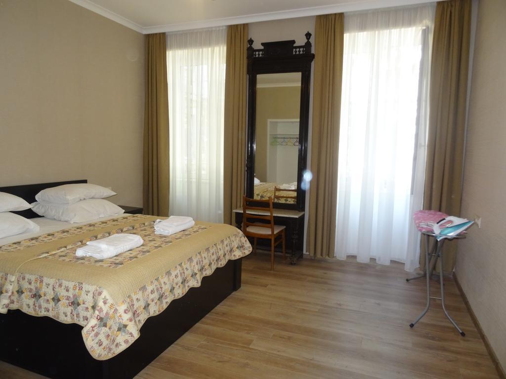 20 Griboedov Apartment- Heart Of Tbilisi Exterior photo