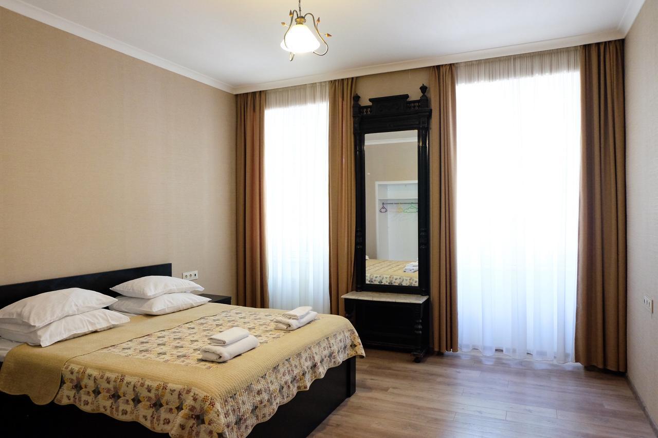 20 Griboedov Apartment- Heart Of Tbilisi Exterior photo