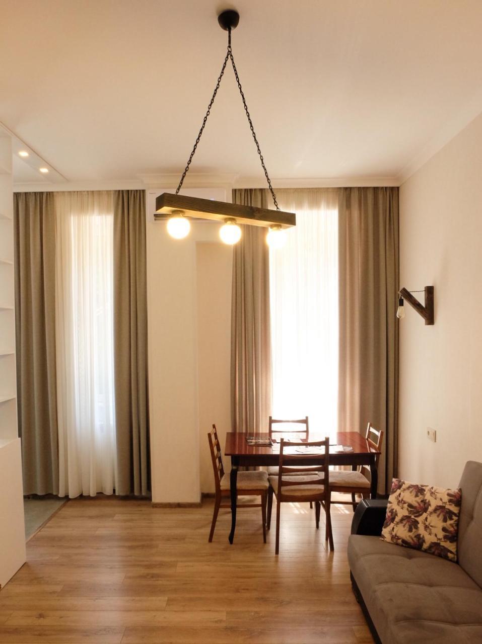 20 Griboedov Apartment- Heart Of Tbilisi Exterior photo